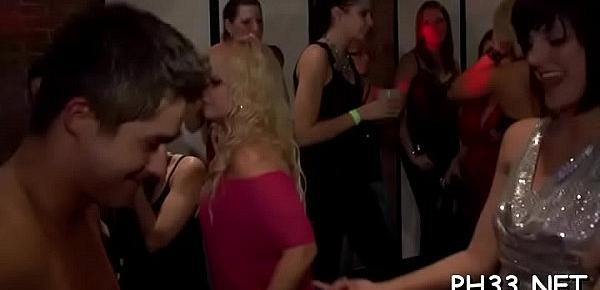  Group sex wild patty at night club knobs and pusses every where